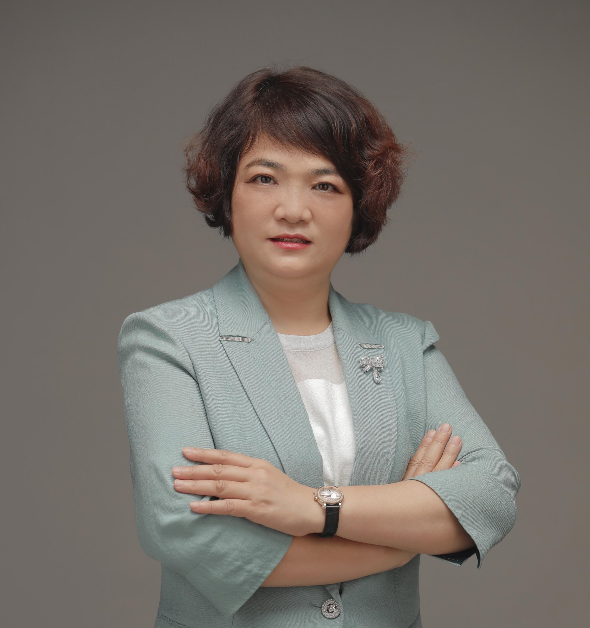 ??????????于建筑蒼穹，鐫刻“她”力量丨集團(tuán)董事/總經(jīng)理陳鳳蘭被評(píng)為2025年?yáng)|莞建筑巾幗風(fēng)采人物(圖2)