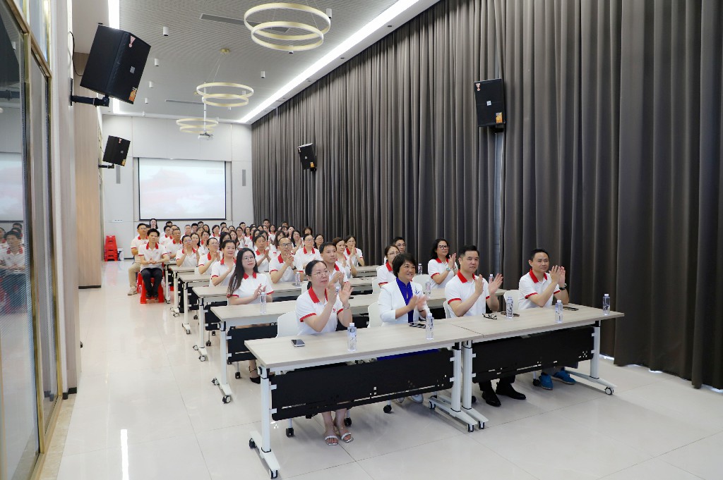 銘記歷史 捍衛(wèi)和平丨集團組織全體員工觀看紀念中國人民抗日戰(zhàn)爭暨世界反法西斯戰(zhàn)爭勝利80周年大會(圖2)